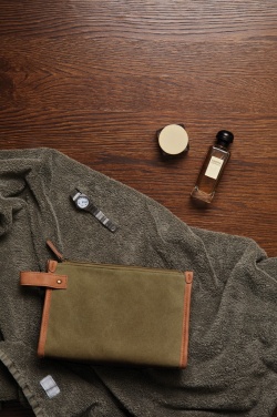 Logotrade Firmengeschenke das Foto: VINGA Bosler Kulturbeutel aus GRS recyceltem Canvas