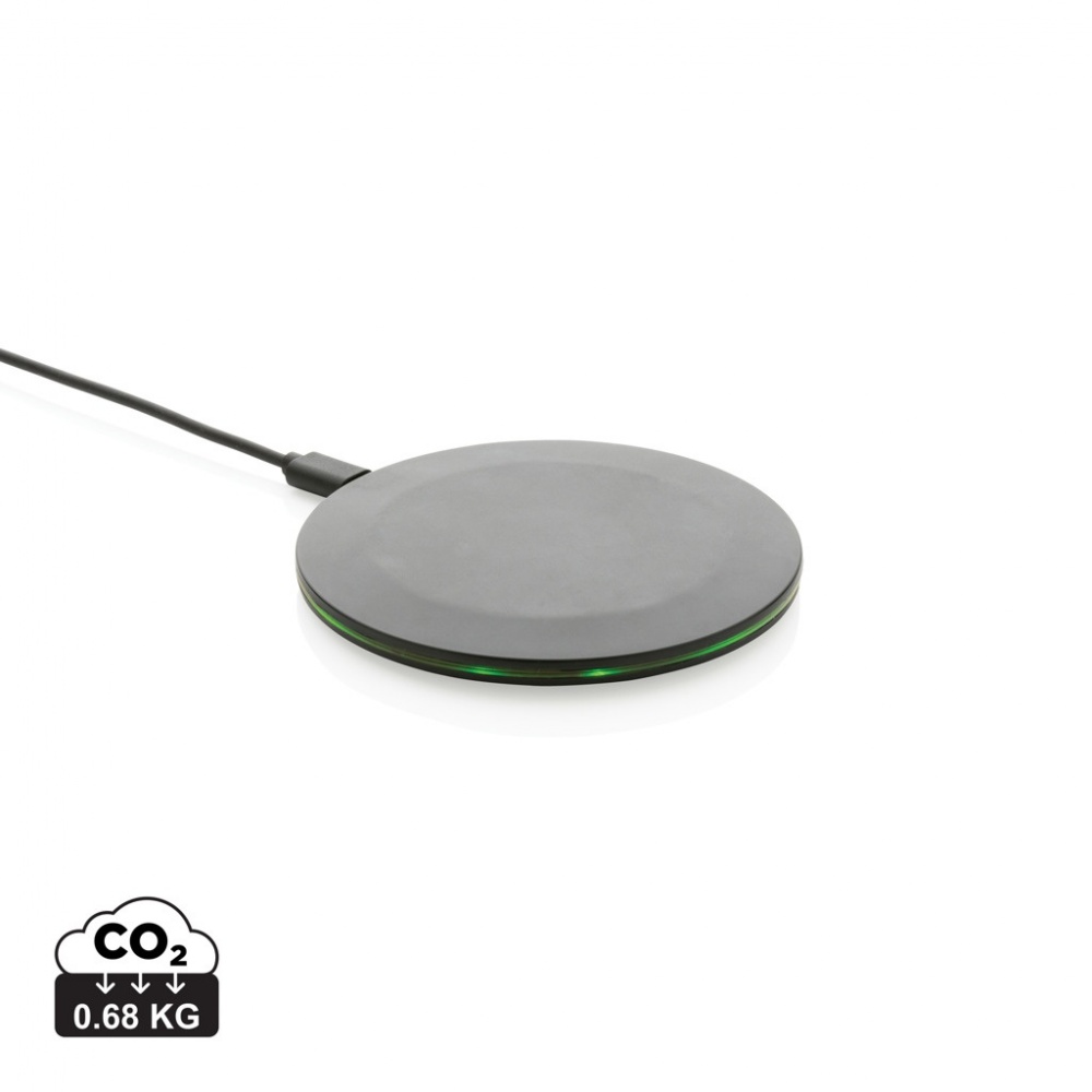 Logotrade Logogeschenke das Foto: 15W-Wireless-Fast-Charger aus recyceltem RCS-Kunststoff