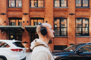 Logotrade Werbeartikel das Foto: Irvine RCS recycelter & reparierbarer Wireless-ANC Kopfhörer