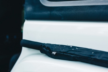 Logotrade Geschäftsgeschenke das Foto: Swiss Peak Aware™ Ultra-light manueller 25” Alu Schirm