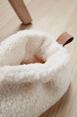 Logotrade werbemittel das Foto: VINGA Santos kuschelige Hausschuhe aus RCS recyceltem PET