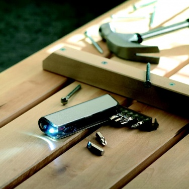 Logotrade Geschäftsgeschenke das Foto: Taschenlampe mit Werkzeug