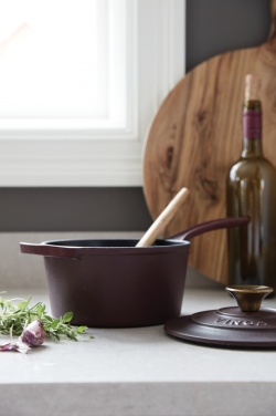 Logotrade promotional merchandise photo of: VINGA Monte enamelled cast iron pot 1,9L