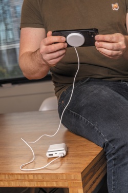Logotrade promotional product image of: 5W magnetic wireless charger