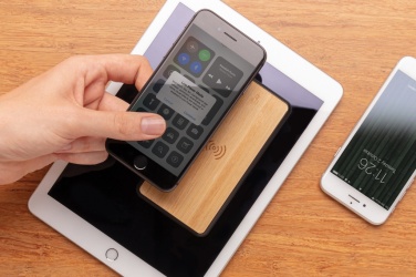 Logo trade firmakingituse pilt: RCS taaskasutatud plastist 8000 mAh juhtmevaba akupank