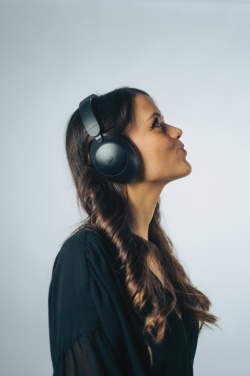 Logo trade reklaamtooted foto: Urban Vitamin Cupertino RCS rplast ANC kõrvaklapid