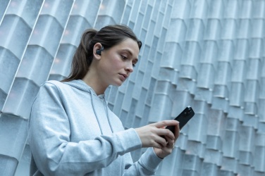 Logotrade reklaamkingituse foto: Urban Vitamin Pacifica RCS plastikust kõrvaklapid