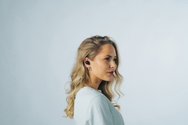 Logo trade reklaamtooted foto: Urban Vitamin Palm Springsi RCS rplastist ENC kõrvaklapid