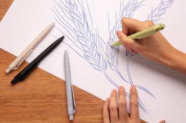 Logotrade ärikingi foto: Nisu õlgedest pastakas