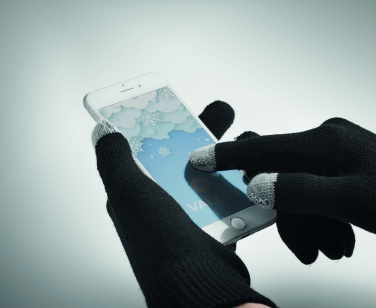 Logotrade firmakingitused pilt: Talvekomplekt taaskasutatud materjalist, kindad, müts ja sall