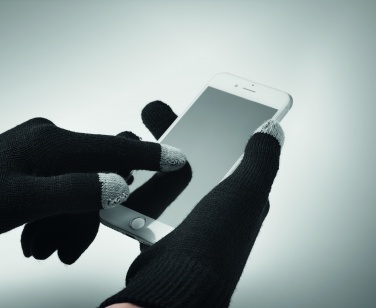 Logotrade reklaamkingitused pilt: Talvekomplekt taaskasutatud materjalist, kindad, müts ja sall