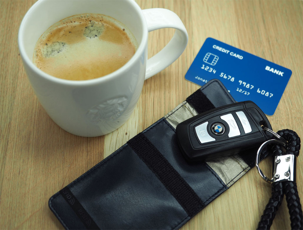 Logo trade reklaamkingituse pilt: Raadiolaineid blokeeriv võtmetasku 1222119