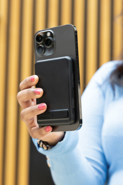 Logo trade reklaamkingid foto: Zen RCS plastk 5000 mah 5W magnetiline bambusest akuank