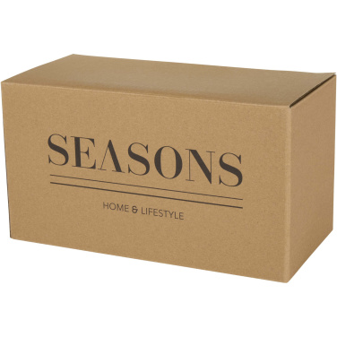 Logo trade ärikingi pilt: Male puidust serveerimisalus klaasist tassidega