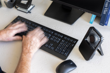 Logotrade firmakingitused pilt: Aervina RCS taaskasutatud plastist laetav lauaventilaator