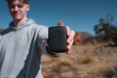 Logotrade liikelahja mainoslahja kuva: Skywave aurinkovoimakuulokkeet RCS kierrätetystä muovista