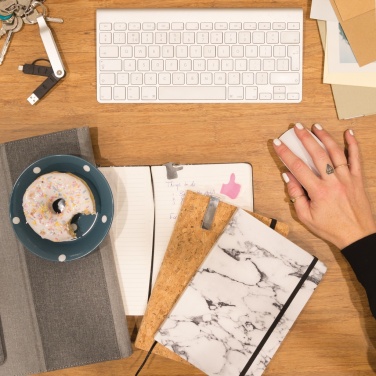 Logo trade mainostuotet tuotekuva: Korkkikantinen A5-muistikirja bambukynällä