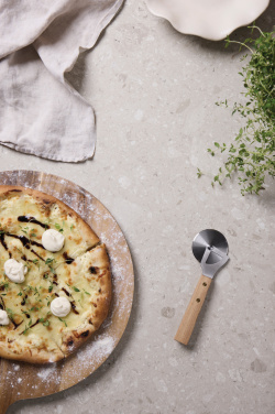Logotrade liikelahjat mainoslahjat tuotekuva: VINGA Paso-pizzaleikkuri
