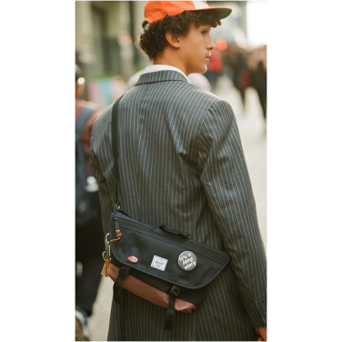 Logo trade mainoslahja ja liikelahja tuotekuva: Herschel Cove kierrätetty messengerlaukku 22,5 l