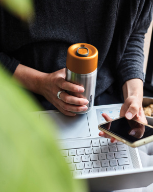 Logo trade mainostuote kuva: Musta+Blum-eristetty matkamuki ruostumatonta terästä