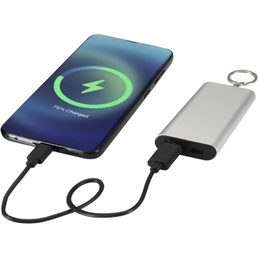Logotrade ziemassvētku dāvanas foto: Arcturus 2000 mAh pārstrādāta alumīnija pārnēsājamais akumulators ar atslēgu piekariņu