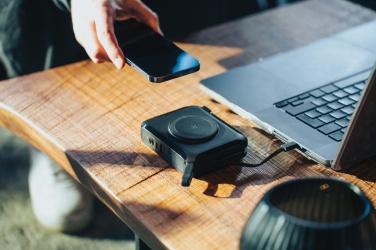 Логотрейд pекламные продукты картинка: Универсальное зарядное устройство Urban Vitamin Oxnard 5 в 1 65 Вт