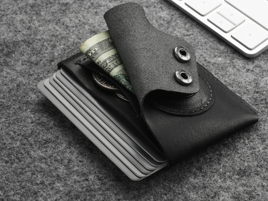 Лого трейд бизнес-подарки фото: Бумажник с держателем AirTag 1936141