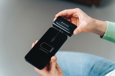 Логотрейд бизнес-подарки картинка: Urban Vitamin San Diego RCS пластиковый блок питания PD 20 Вт