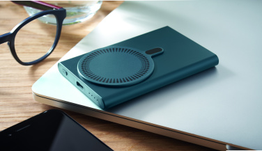 Лого трейд бизнес-подарки фото: Wireless charger power bank
