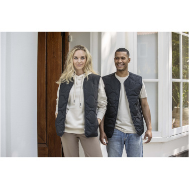 Logotrade presentreklam bild: Quartz unisex quiltad väst av GRS-certifierat återvunnet material