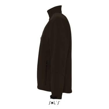 Logotrade kampanjprodukter bild: RELAX HERR SOFTSHELL JACKA